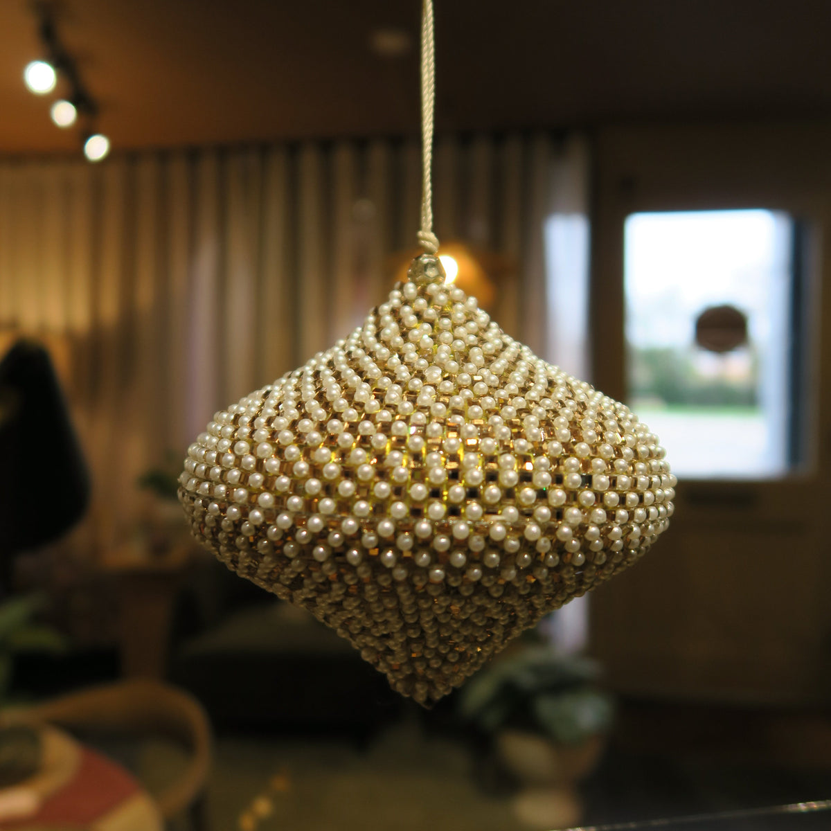 Gold Onion Pearl Bauble D10cm