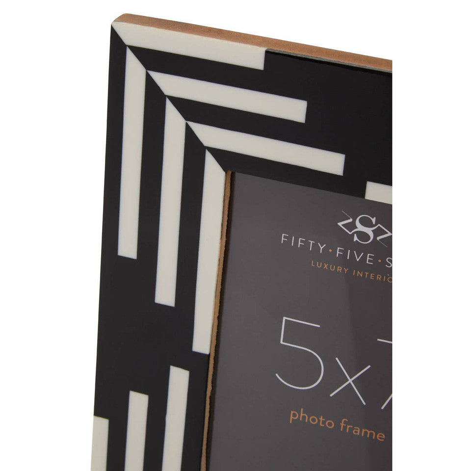Black & White Stripe Photo Frame 5 x 7