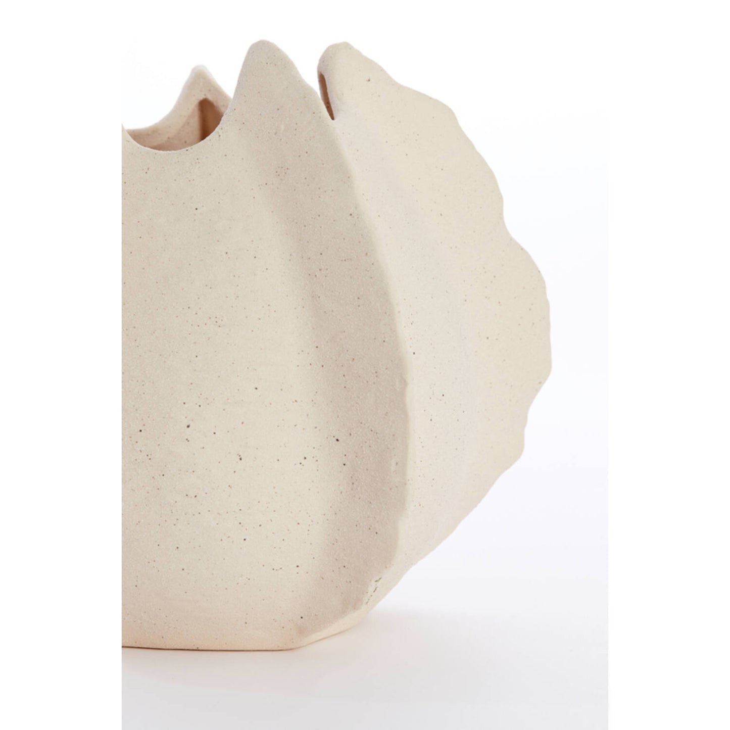 Kelapa Sculptural Vase (H23cm)