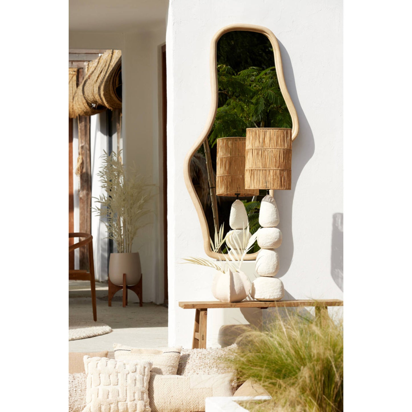 Kelapa Sculptural Vase (H23cm)