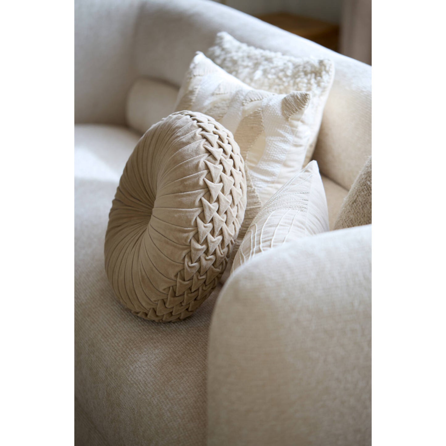 Berand Cushion D40cm (light gold)