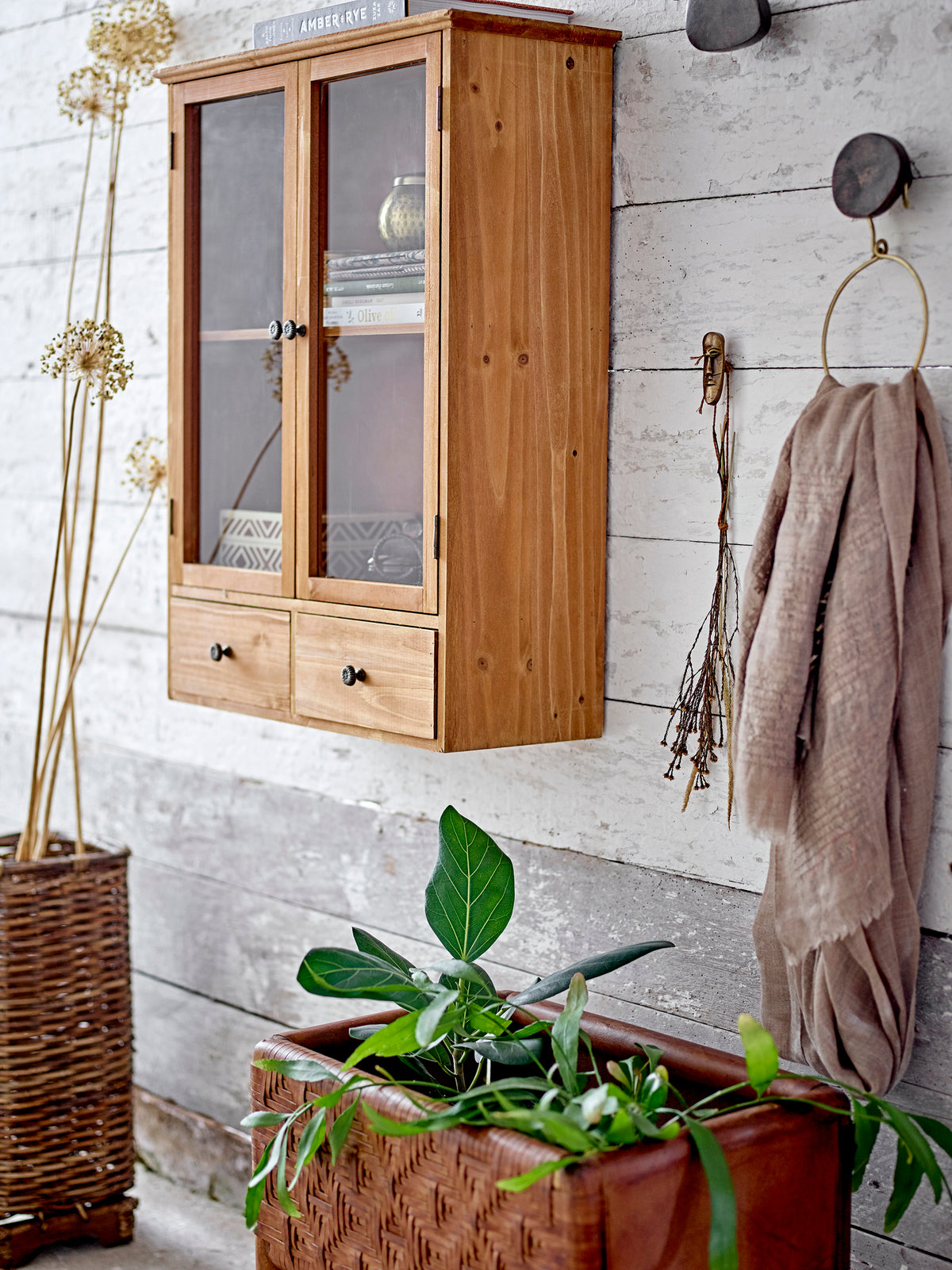 Zigga Hanger, Brass