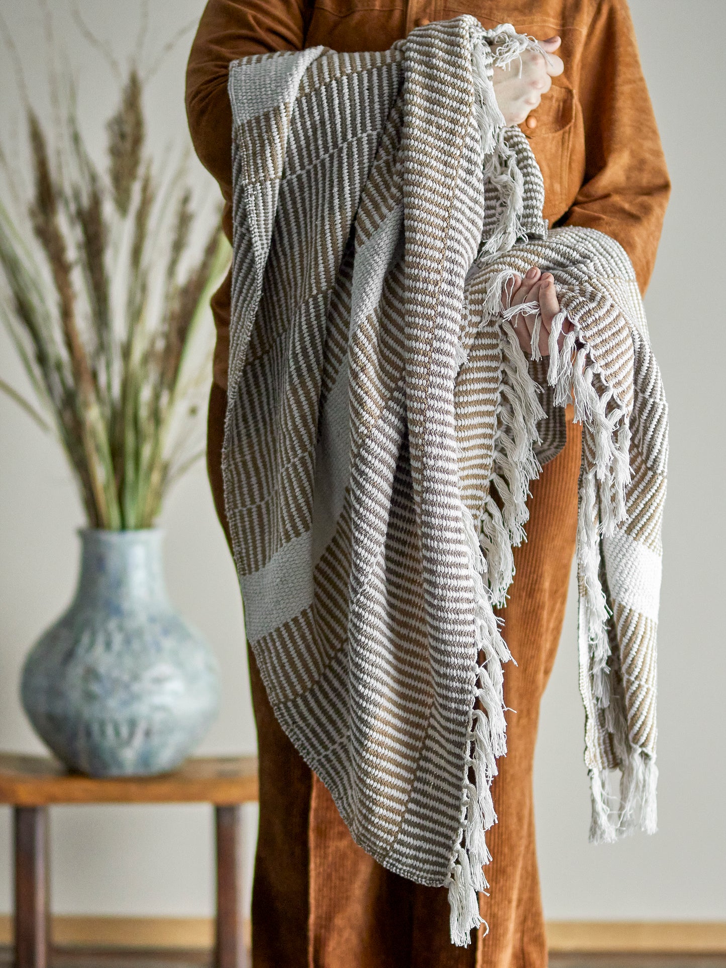Isnel Recycled Cotton Throw (Warm Neutrals)