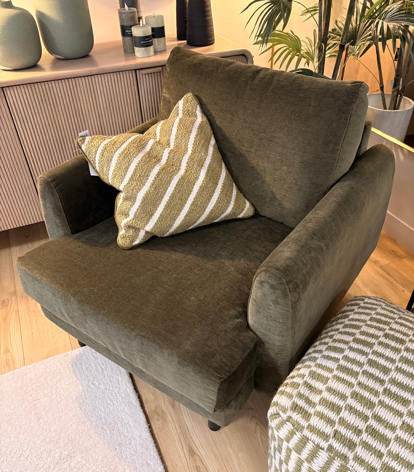 Clerkenwell Armchair (Verona Seaweed)