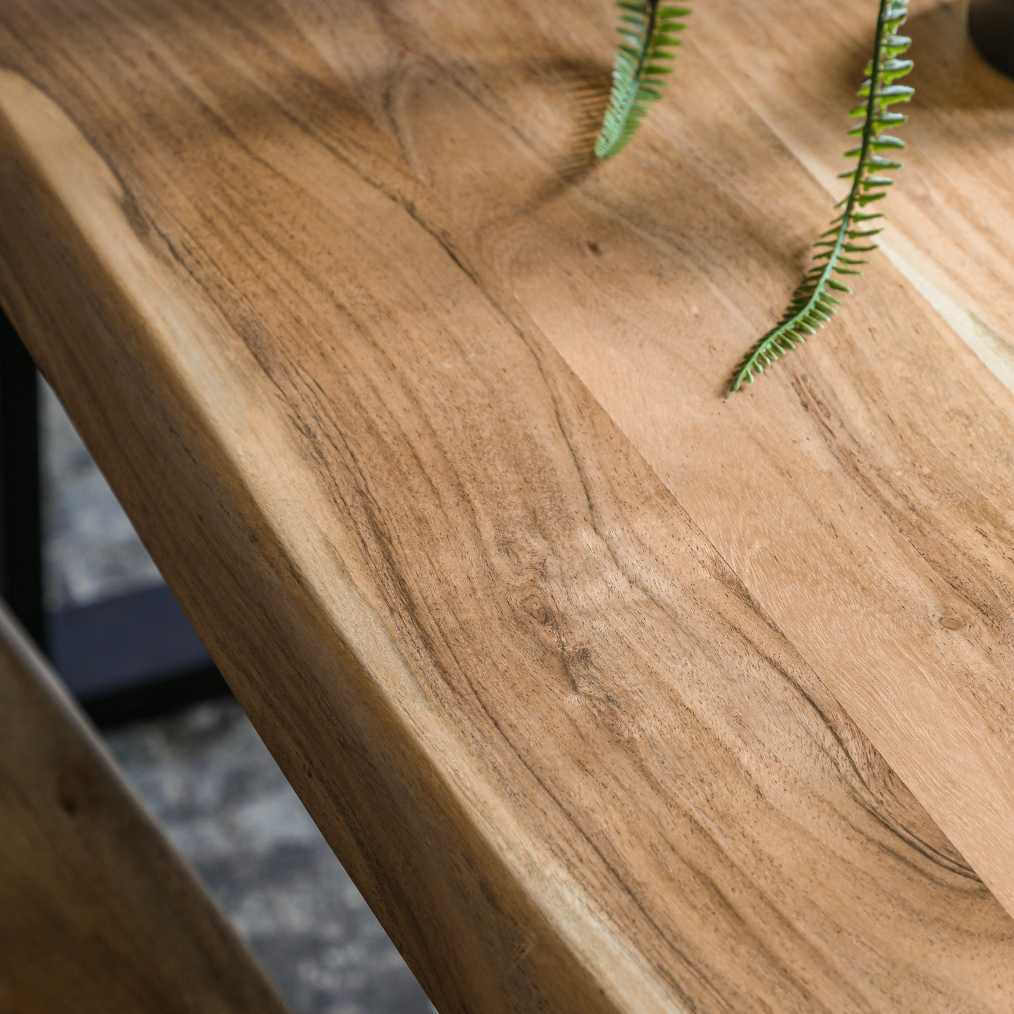 Chisbury Rectangular Dining Table (Acacia)