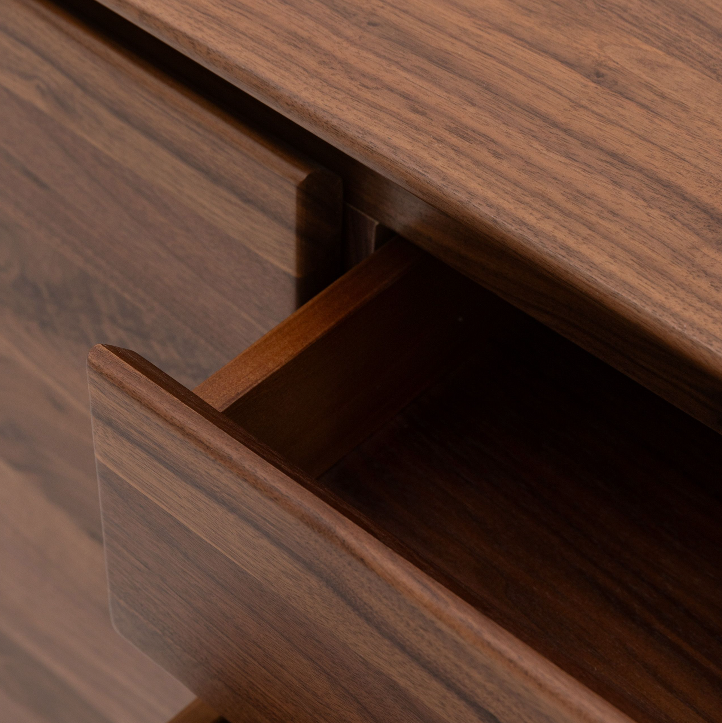 Madrid Sideboard - 2 Door 3 Drawer (walnut)
